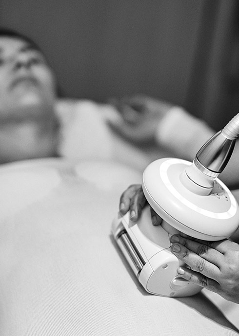 Woman having sculpting treatment