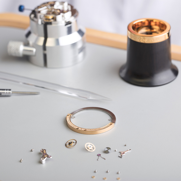 Watchmaking of the Vacheron Constantin Overseas Tourbillon